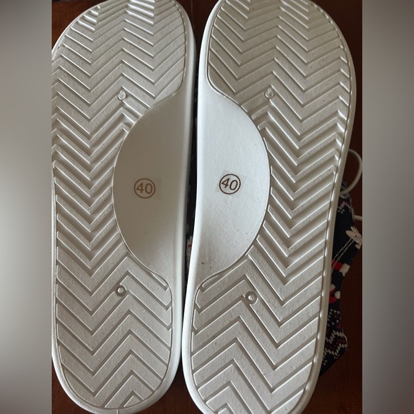 NWOT Navy and Red Santa Boat Shoes - Picture 5 of 6